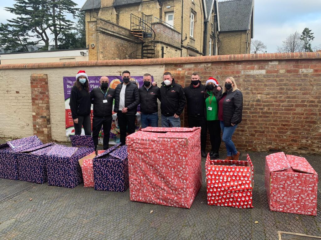 Panther Logistics Colleagues Help Spread Festive Cheer For Hospital Patients