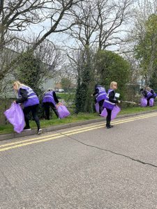 Panther team gets to work in litter clean up